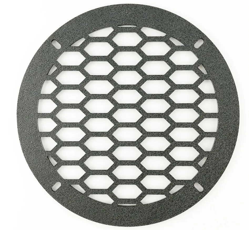 Защитная сетка (гриль) GT (соты) 8.0 объемная на ножке - фото